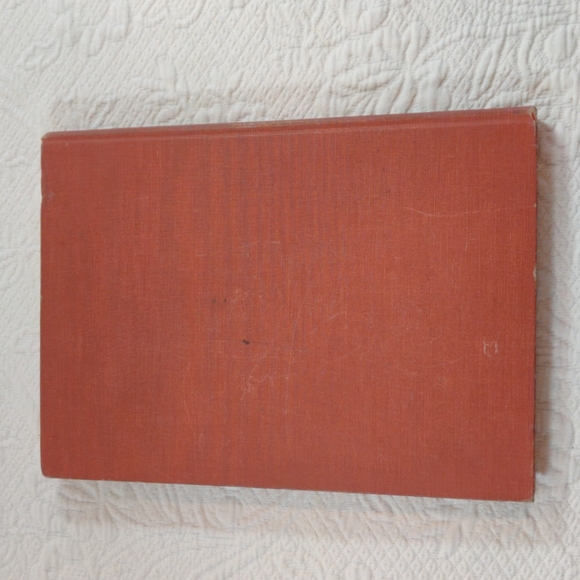 by Edgar Dale Accents How To Read A Newspaper Copyright 941 Printed